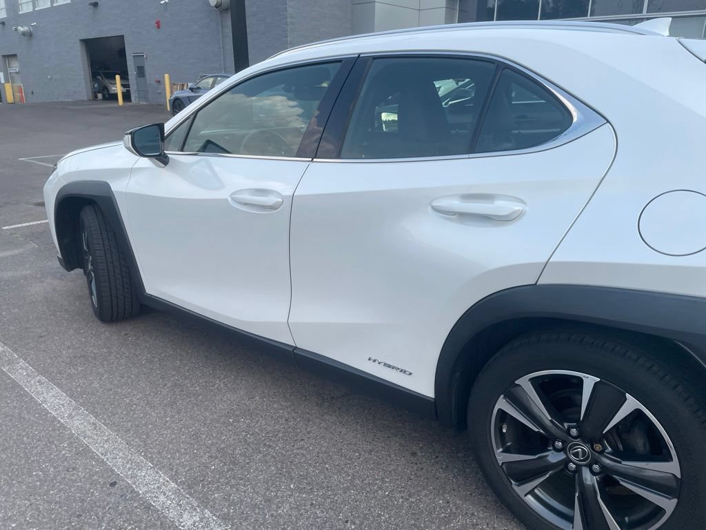 Used 2019 Lexus UX 250h w/ Premium Package AWD/4WD image 17