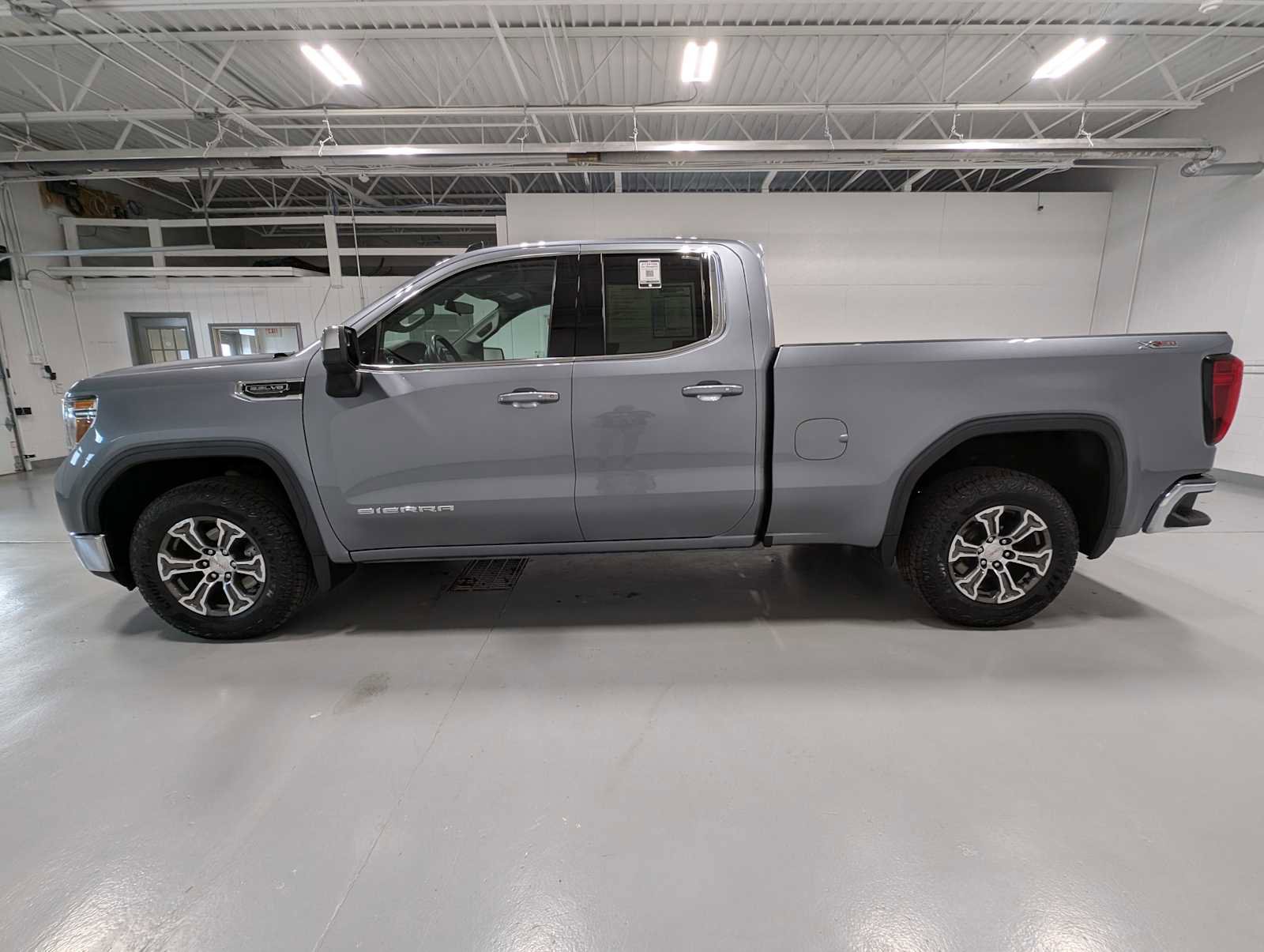 Certified 2020 GMC Sierra 1500 SLE w/ SLE Value Package AWD/4WD image 12