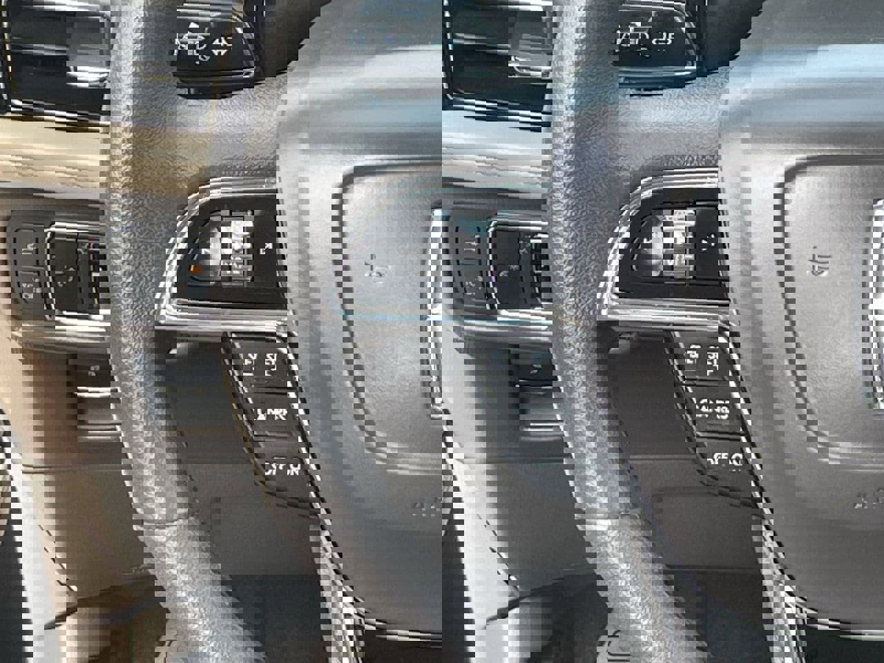 Used 2022 Lincoln Nautilus FWD w/ Premium Package image 20