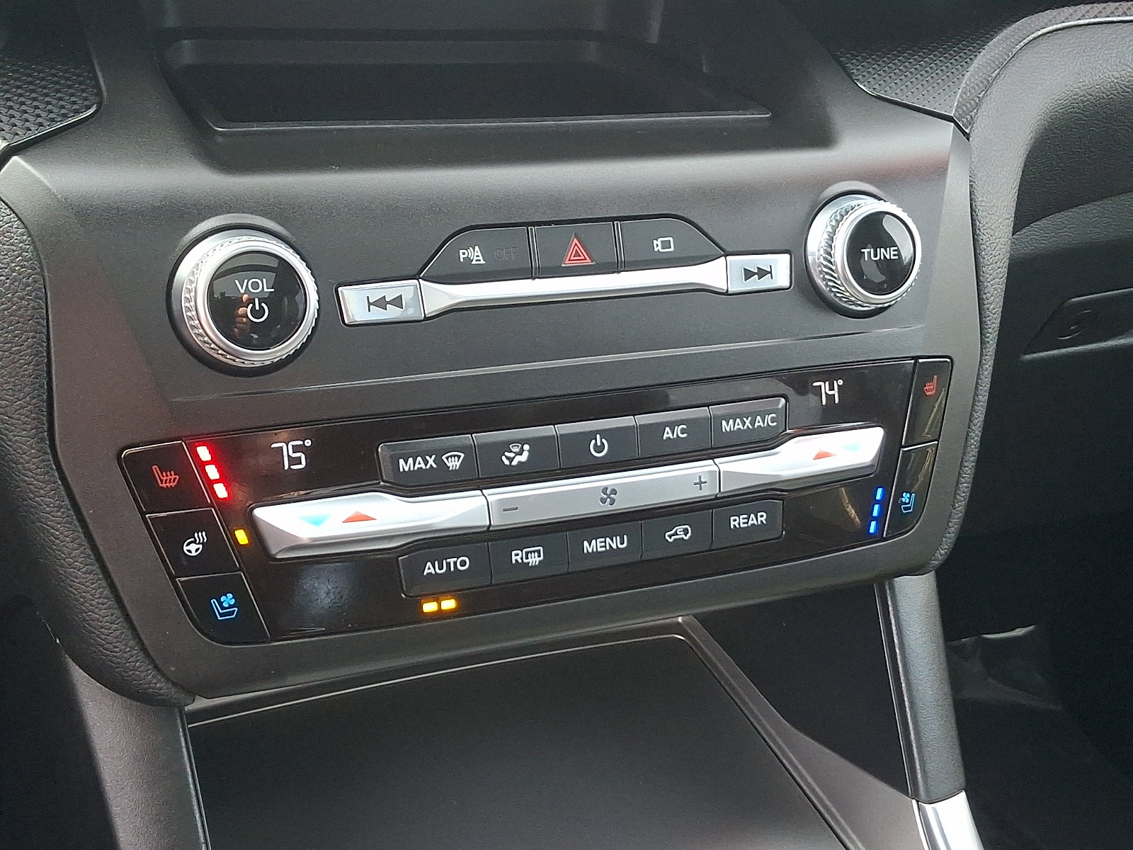 Used 2020 Ford Explorer ST AWD/4WD image 18