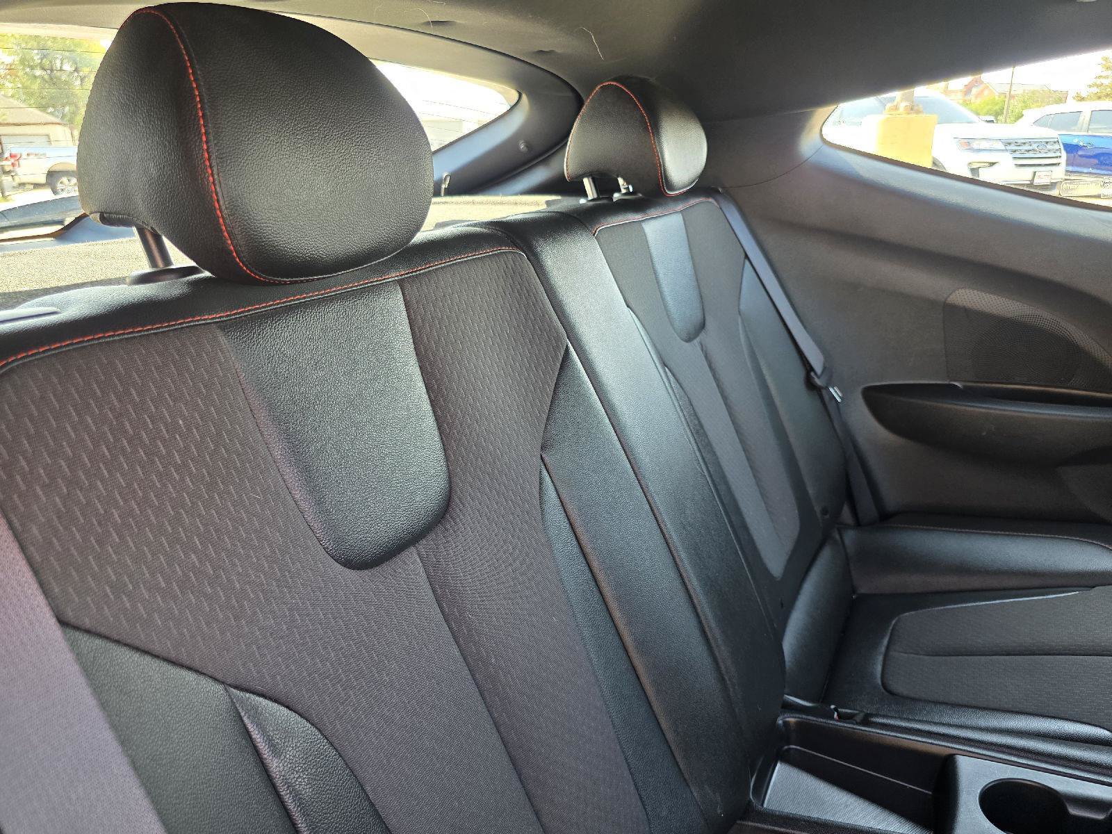 Used 2020 Hyundai Veloster Turbo FWD image 30