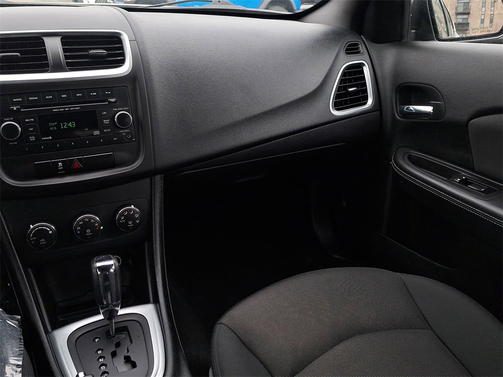 Used 2012 Dodge Avenger SXT image 13