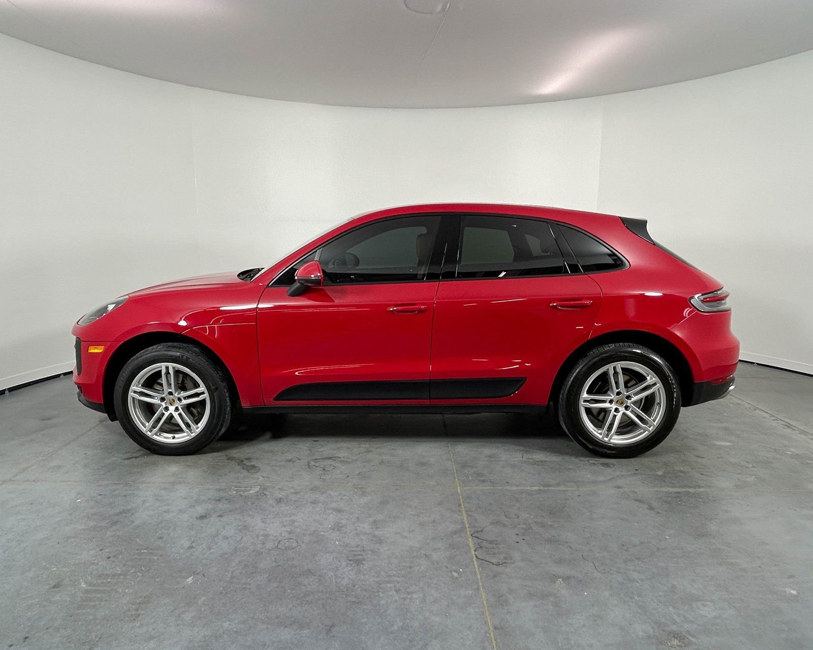 Used 2020 Porsche Macan image 2