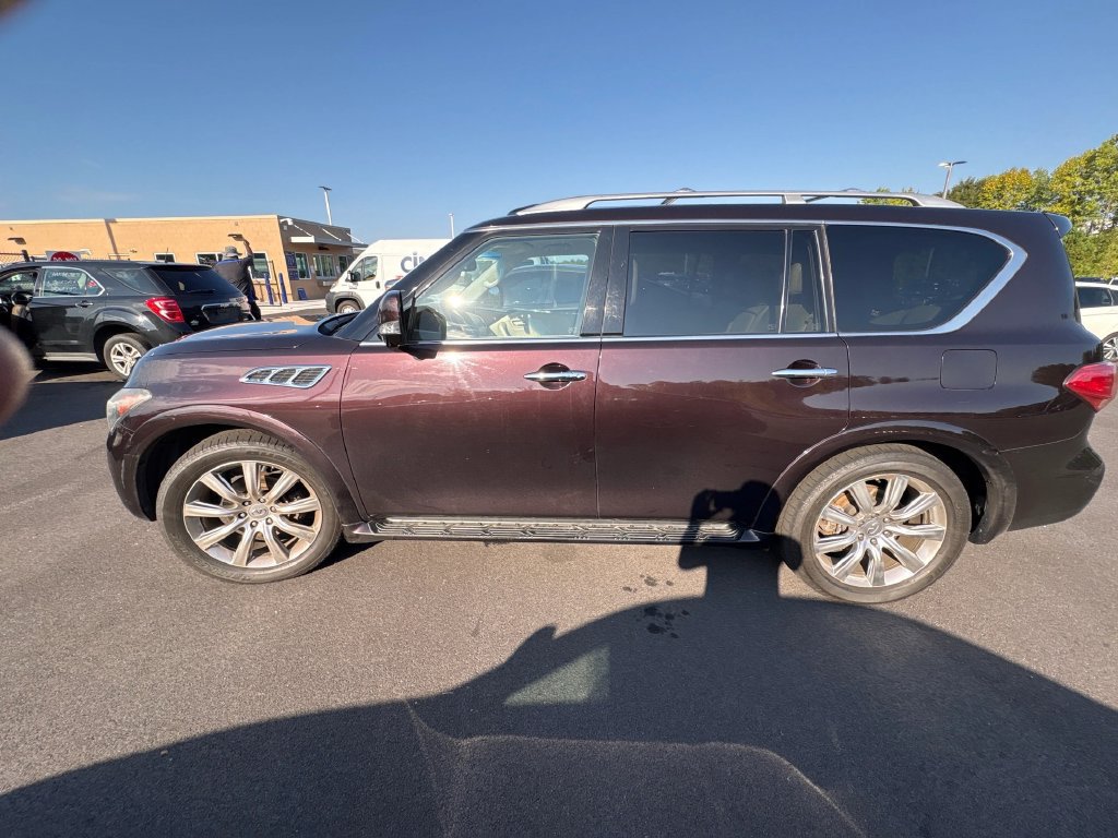 Used 2013 INFINITI QX56 4WD w/ Deluxe Touring Pkg image 3