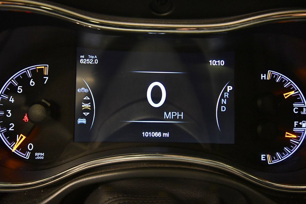 Used 2020 Jeep Grand Cherokee Limited w/ Luxury Group II image 23