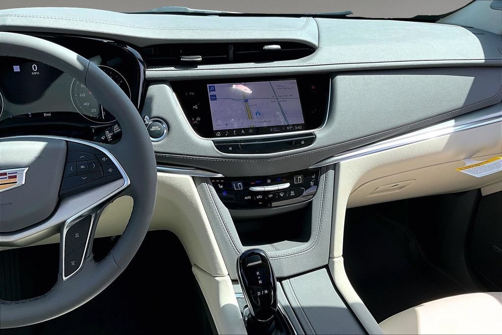 New 2026 Cadillac XT5 Premium Luxury w/ LPO, Floor Liner Package AWD/4WD image 7