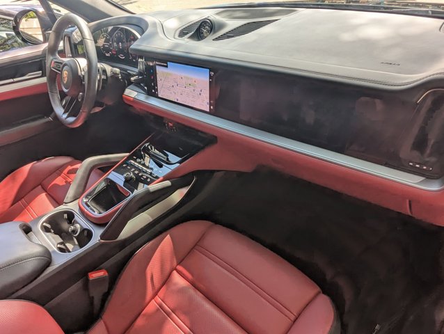 Used 2024 Porsche Cayenne S image 20