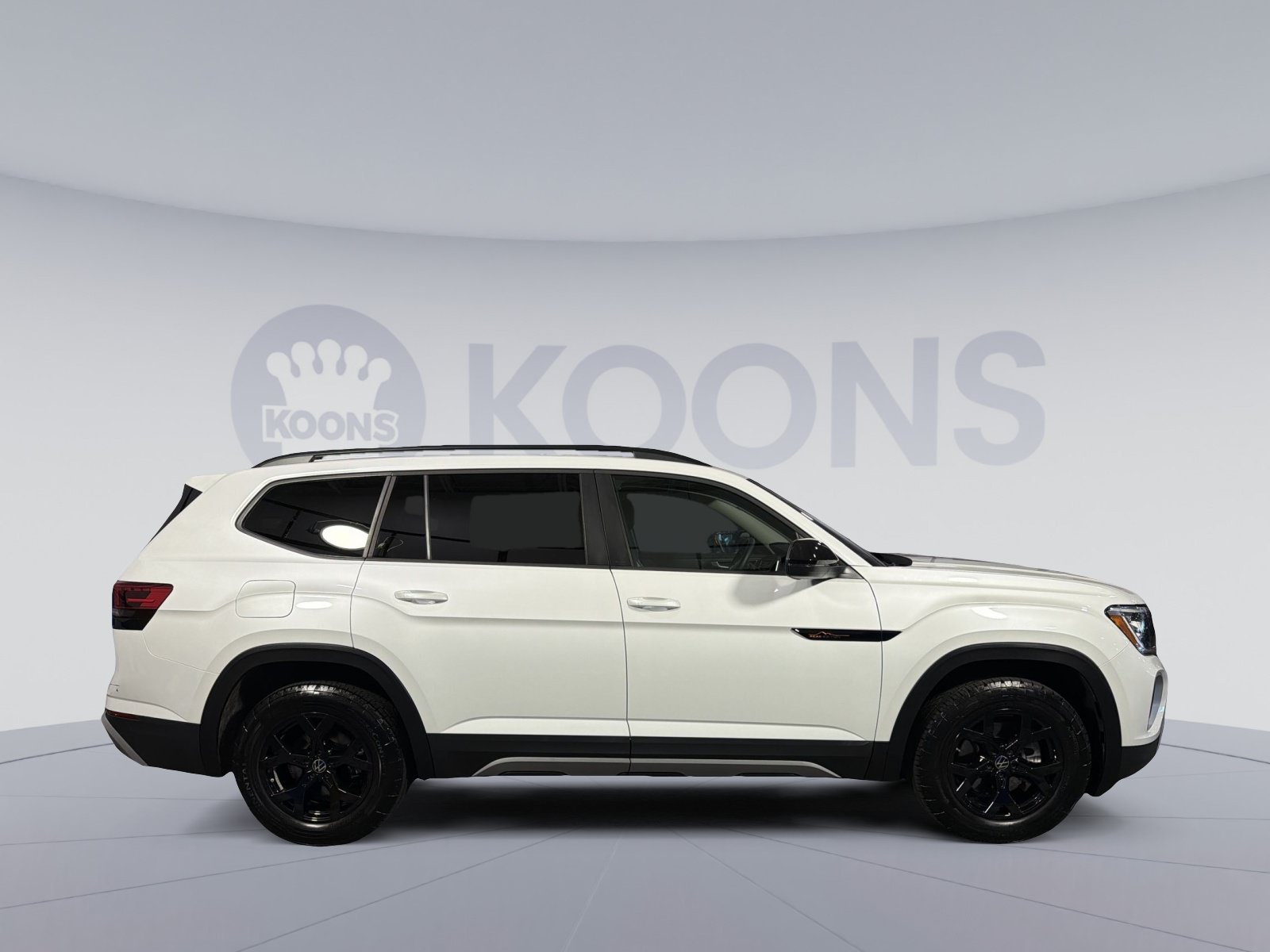 Used 2024 Volkswagen Atlas Peak Edition SEL AWD/4WD image 8