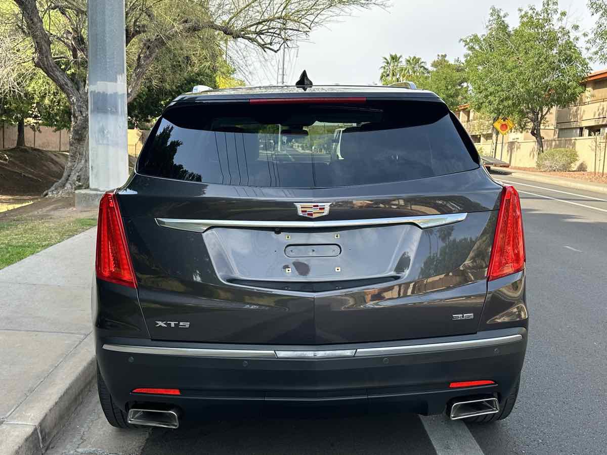 Used 2017 Cadillac XT5 Luxury w/ Driver Awareness Package image 7