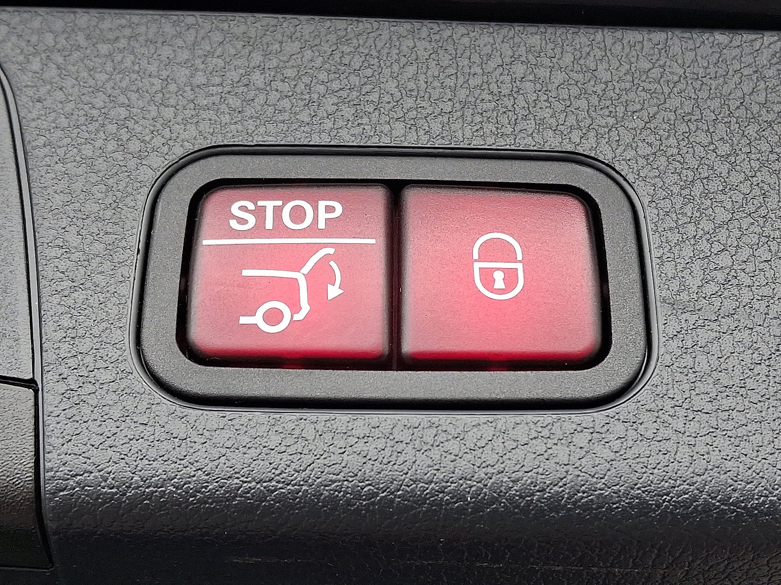 Certified 2023 Mercedes-Benz GLB 250 4MATIC image 31