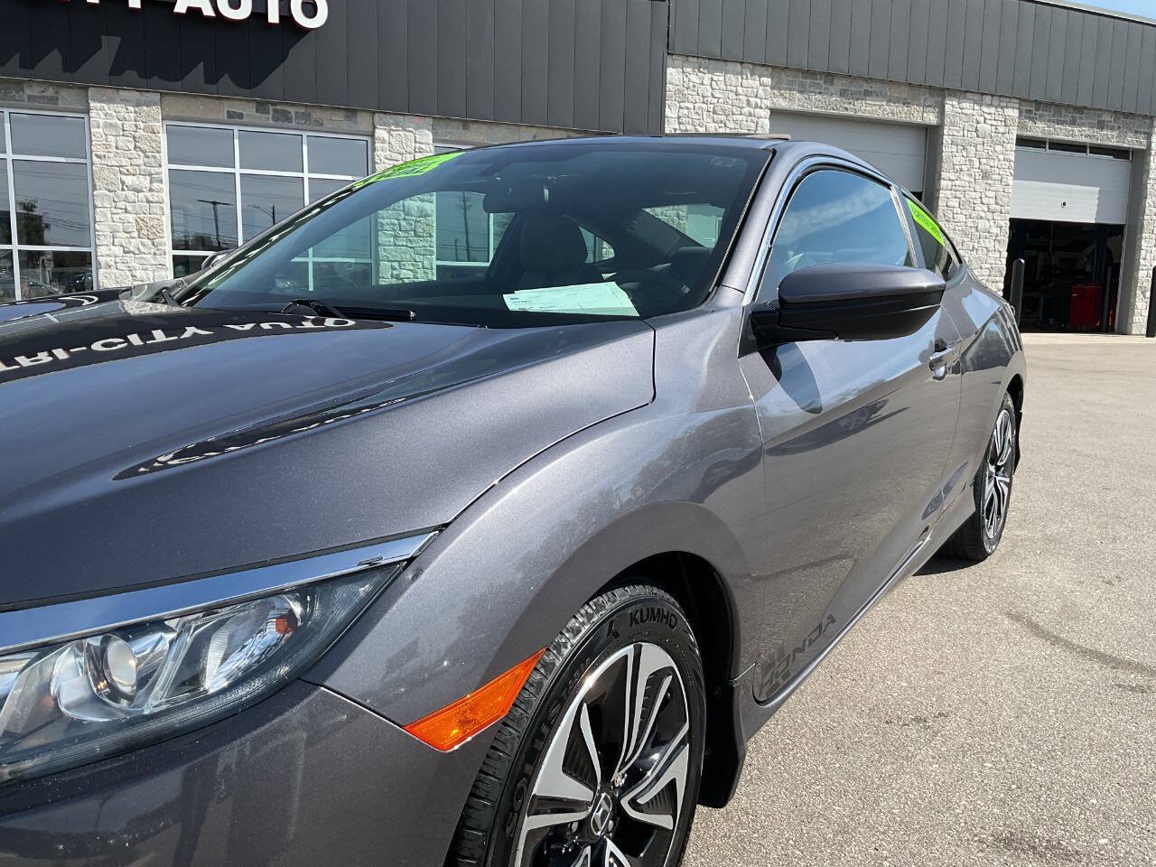 Used 2017 Honda Civic EX-T image 2