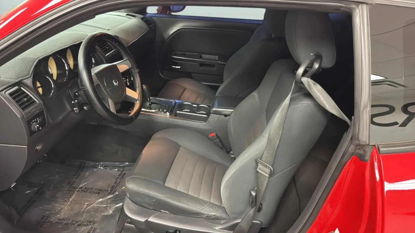 Used 2010 Dodge Challenger SE RWD image 11