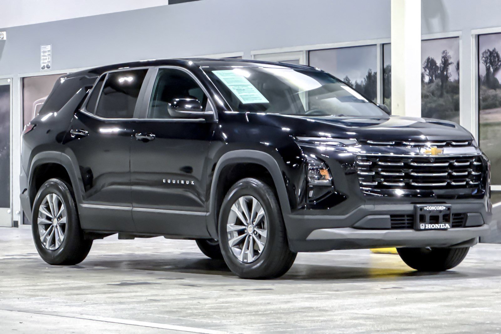 Used 2025 Chevrolet Equinox LT FWD image 7