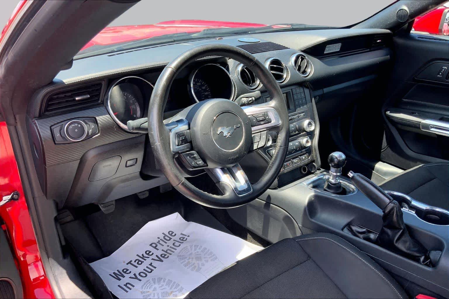Used 2015 Ford Mustang Coupe RWD image 16