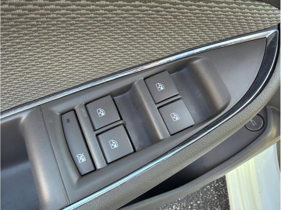 Used 2017 Chevrolet Cruze LS FWD image 8