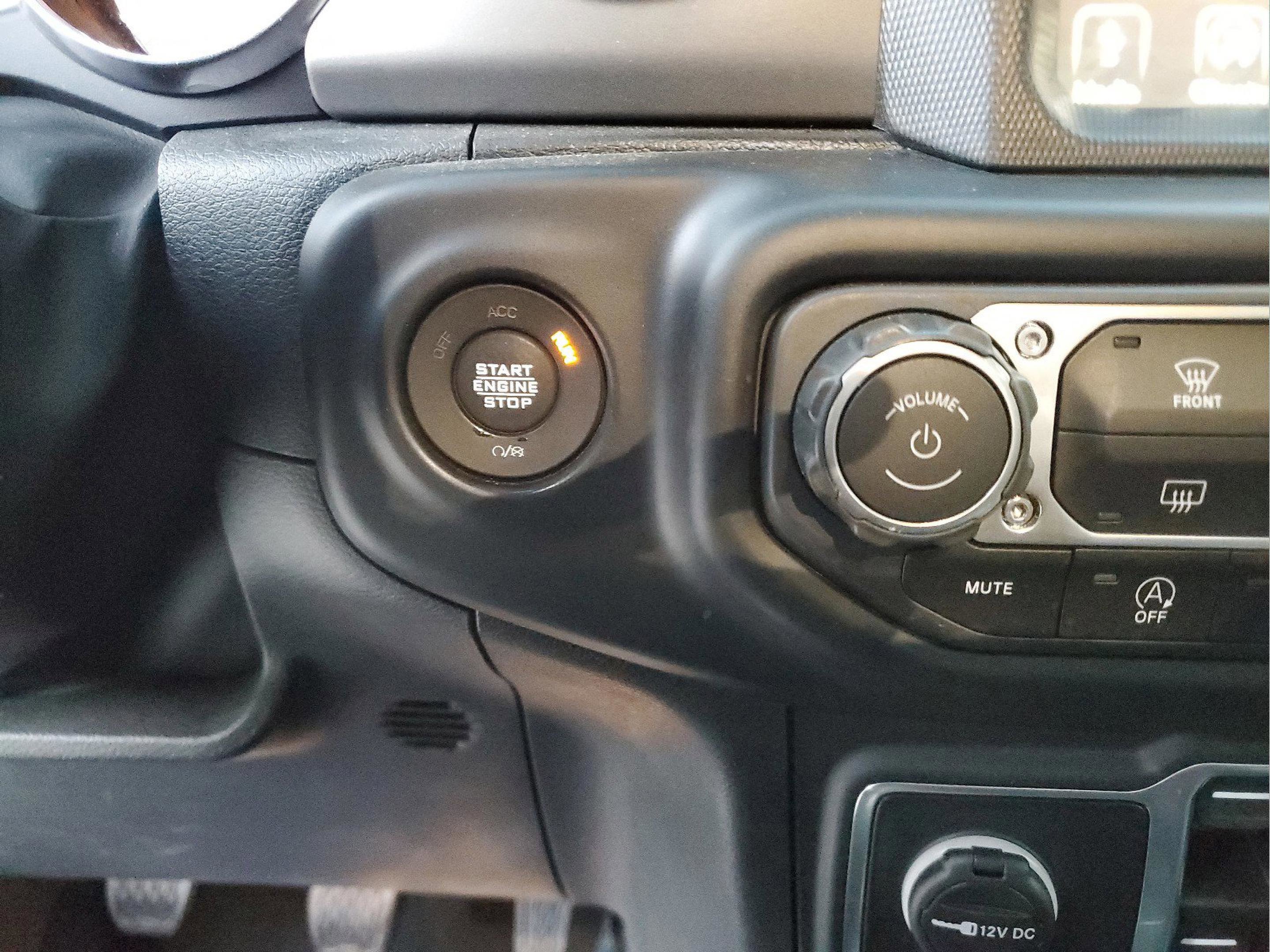 Used 2022 Jeep Wrangler Unlimited Sport w/ Sun And Sound Package image 23