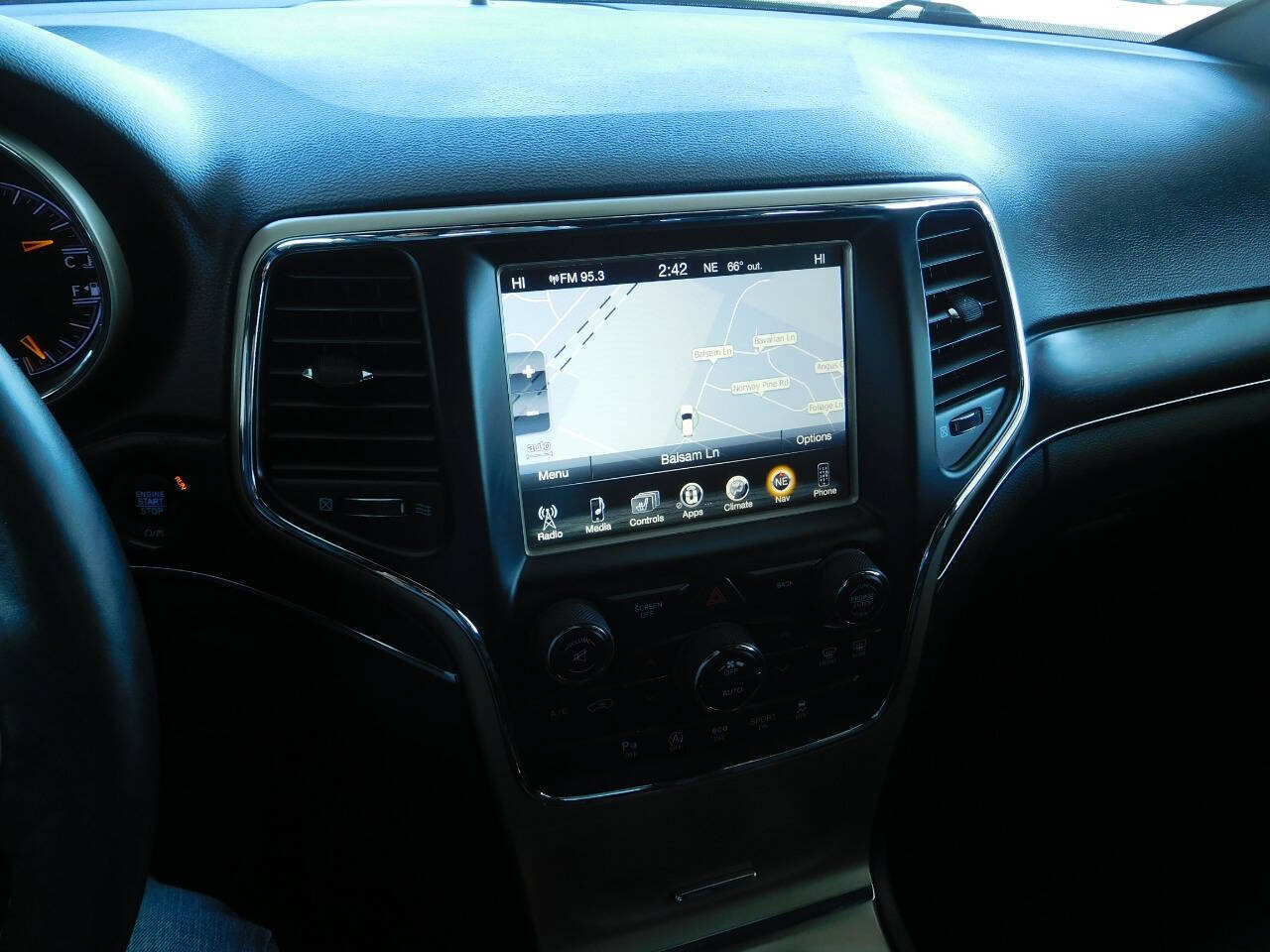 Used 2017 Jeep Grand Cherokee Limited AWD/4WD image 17