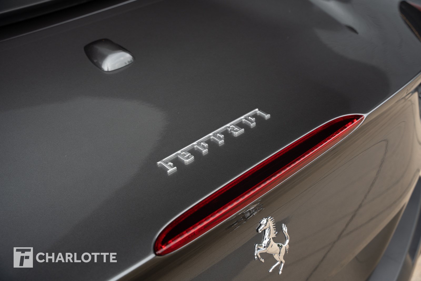 Used 2020 Ferrari Portofino RWD image 17