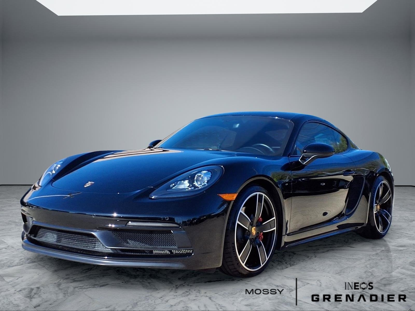 Used 2018 Porsche 718 Cayman GTS image 3