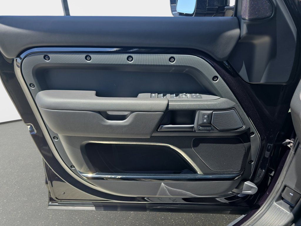 New 2026 Land Rover Defender 110 OCTA AWD/4WD image 28