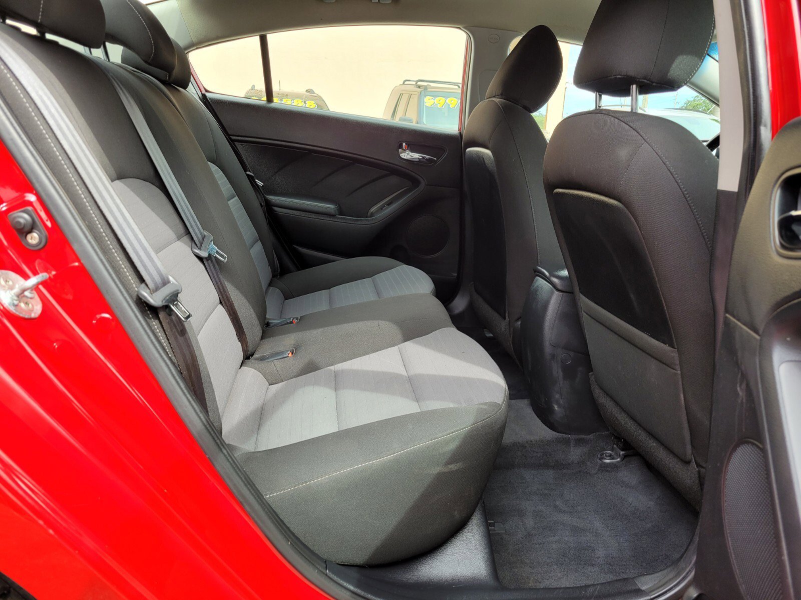 Used 2017 Kia Forte S image 11