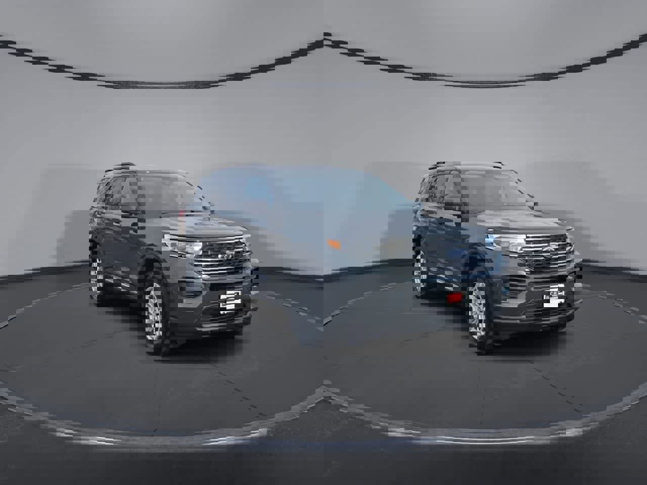 Certified 2024 Ford Explorer XLT image 2