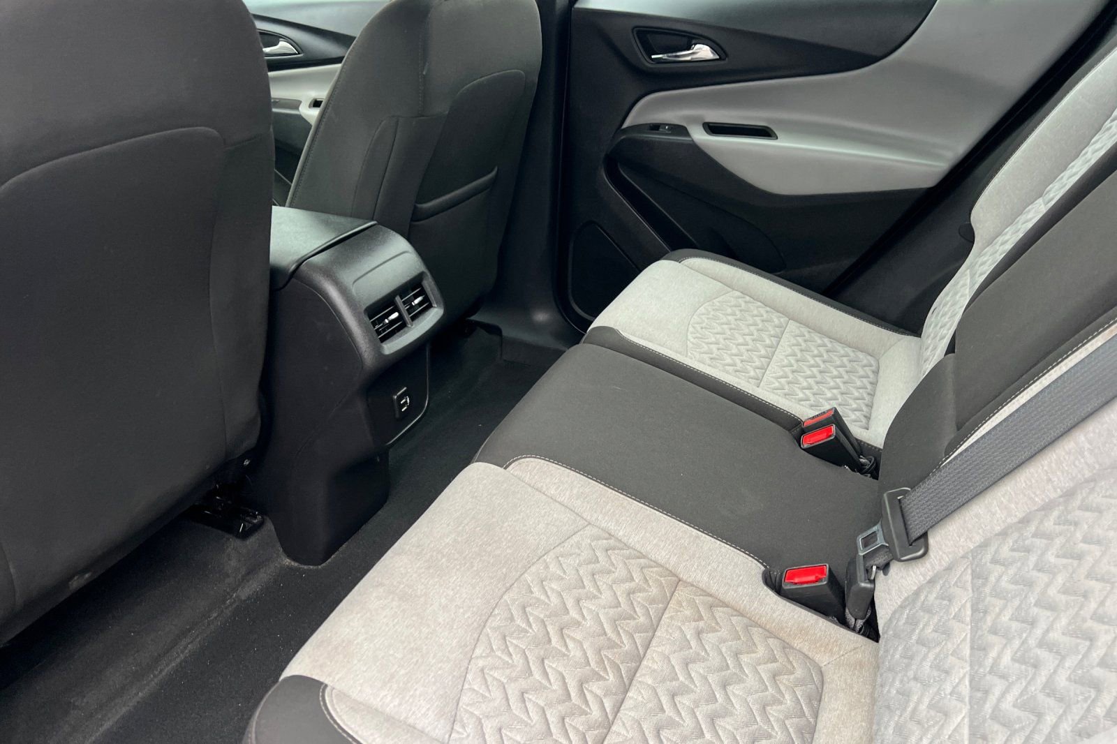 Used 2024 Chevrolet Equinox LS image 9