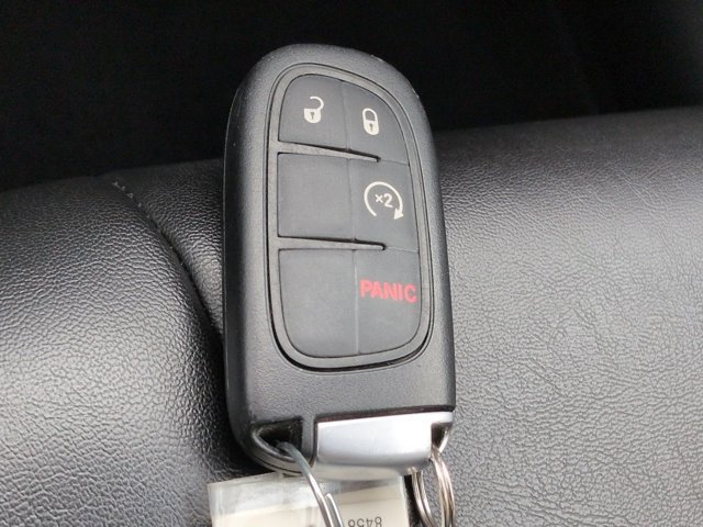 Used 2021 Jeep Cherokee Latitude Plus FWD image 28