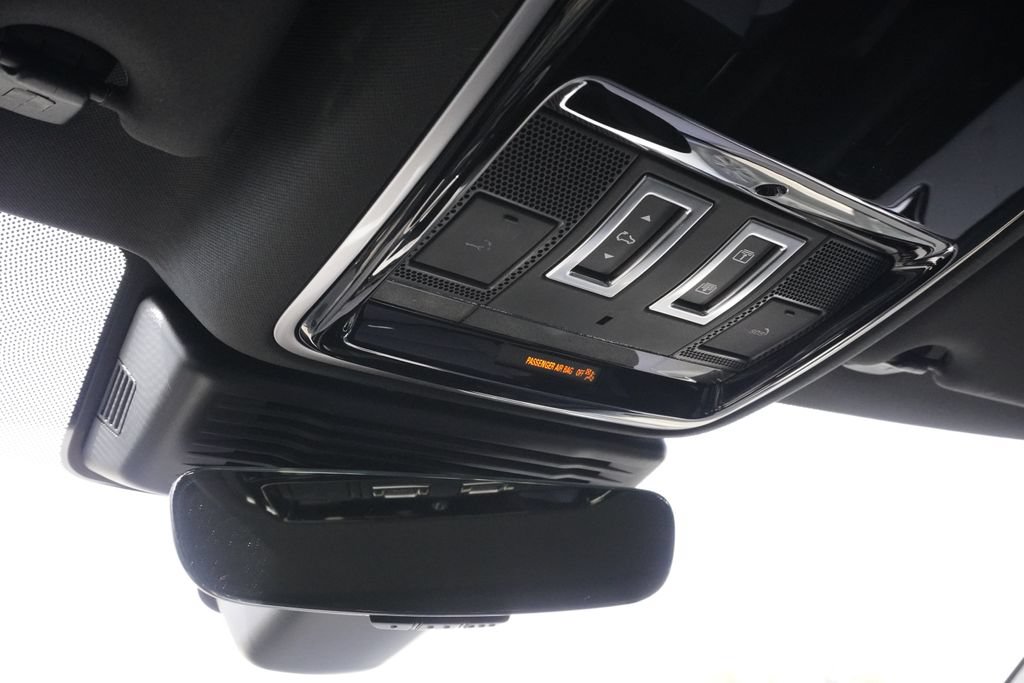 Used 2026 Land Rover Range Rover Velar Dynamic SE AWD/4WD image 16