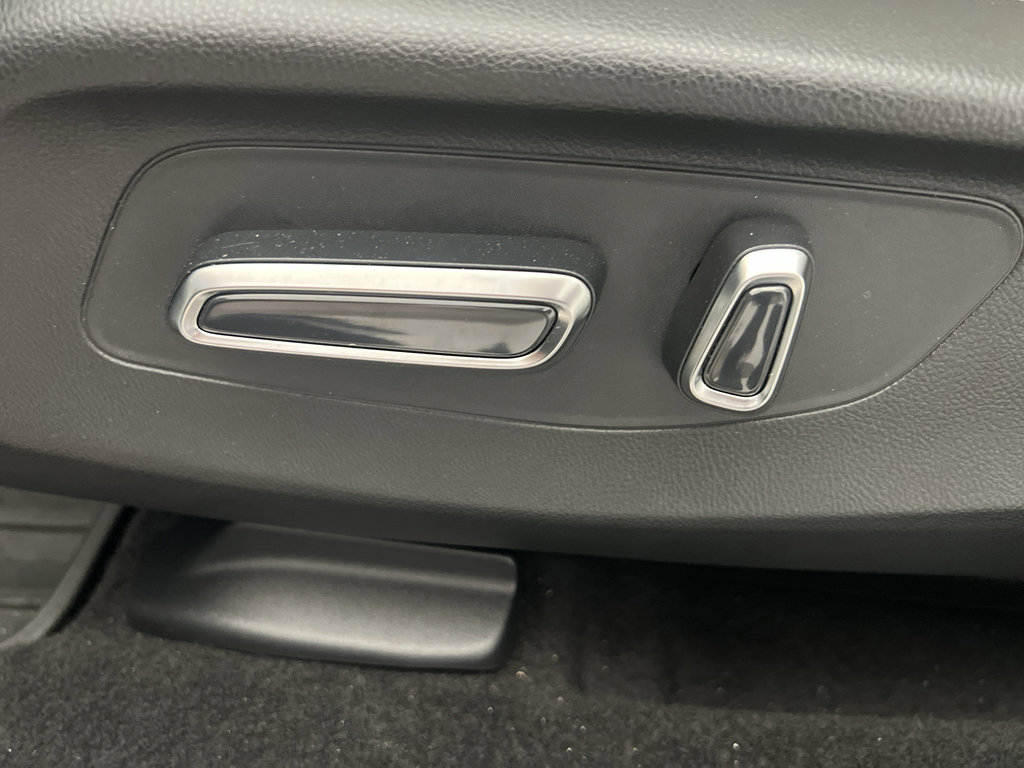 Used 2025 Acura ADX A-Spec image 13