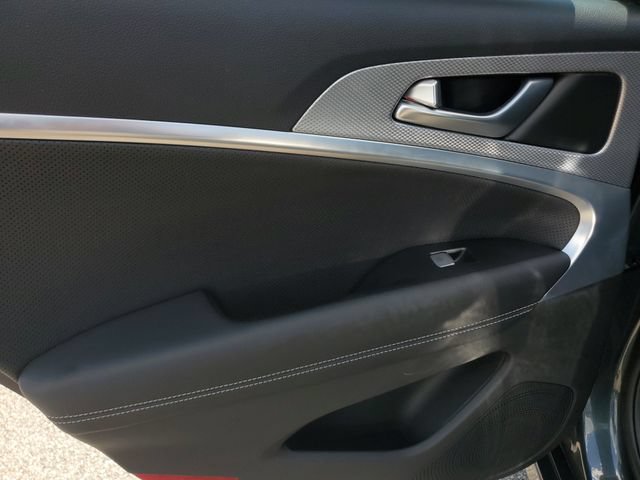 Used 2023 Genesis G70 3.3T RWD image 12