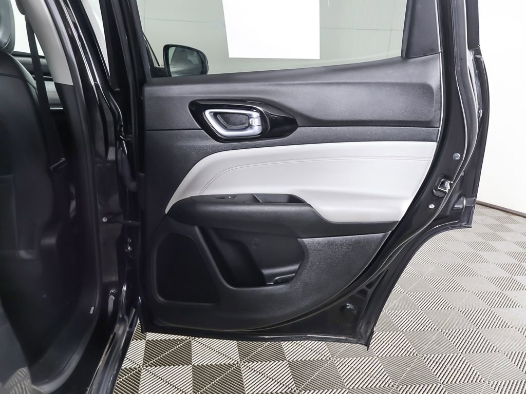 Used 2022 Jeep Compass Limited image 25