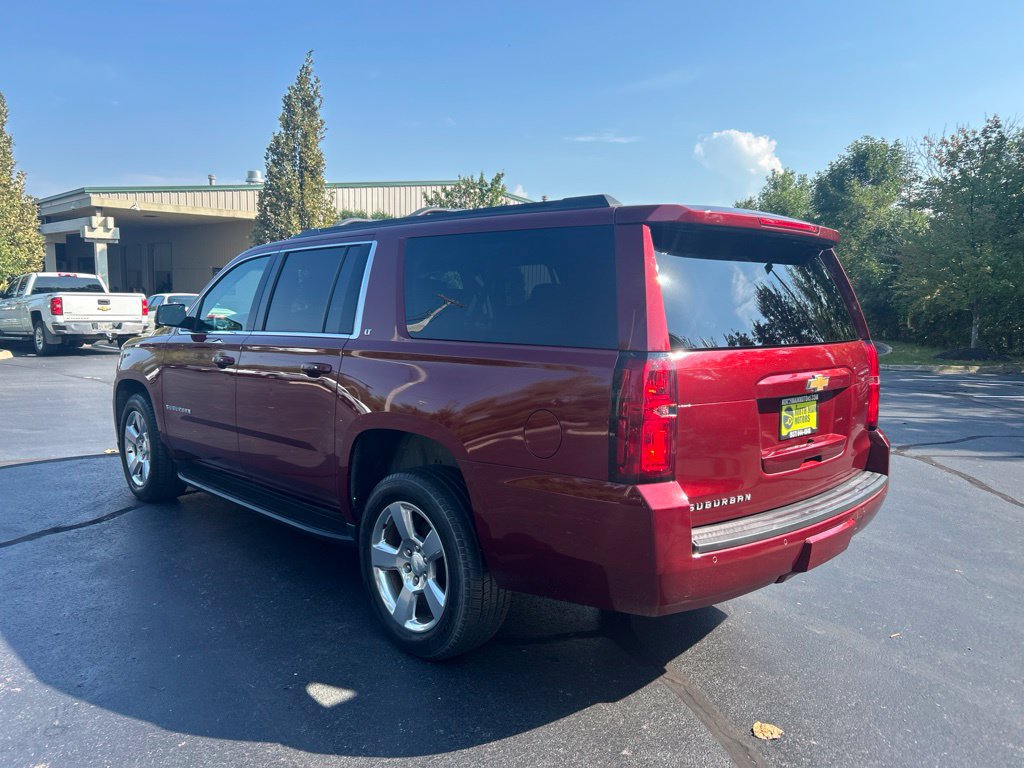 Used 2017 Chevrolet Suburban LT w/ Luxury Package AWD/4WD image 6