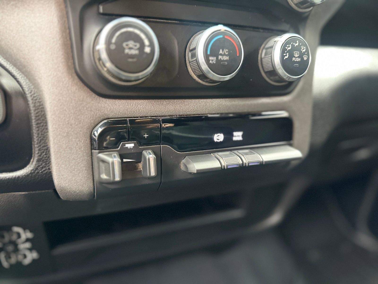 Used 2022 RAM 2500 Tradesman image 27