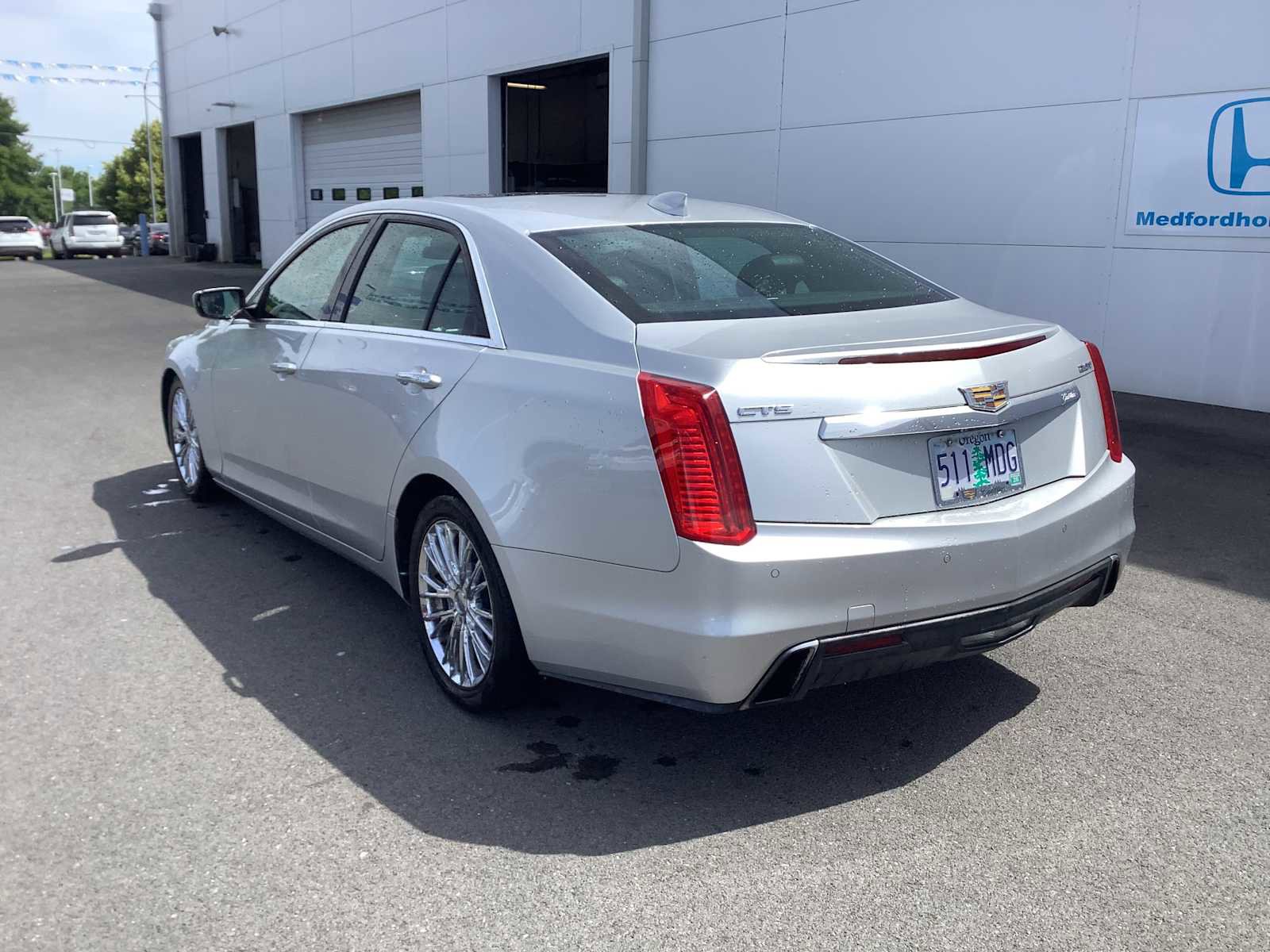 Used 2017 Cadillac CTS Luxury RWD image 3