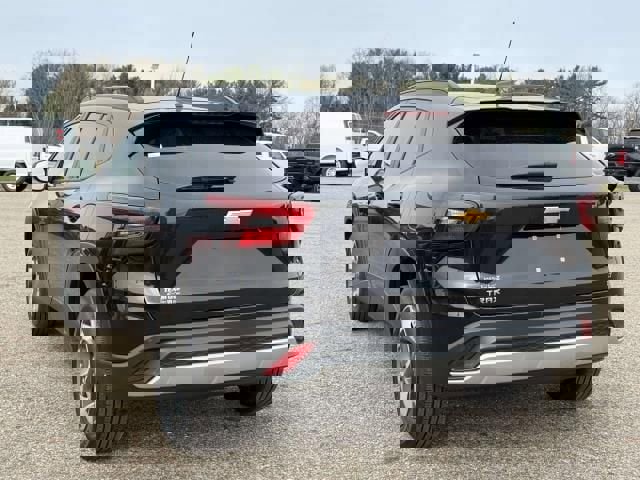 Used 2025 Chevrolet Trax LT image 6