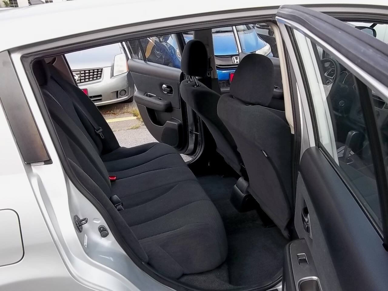 Used 2012 Nissan Versa 1.8 S w/ Plus Pkg FWD image 10