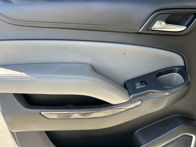 Used 2016 Chevrolet Suburban LT RWD image 18