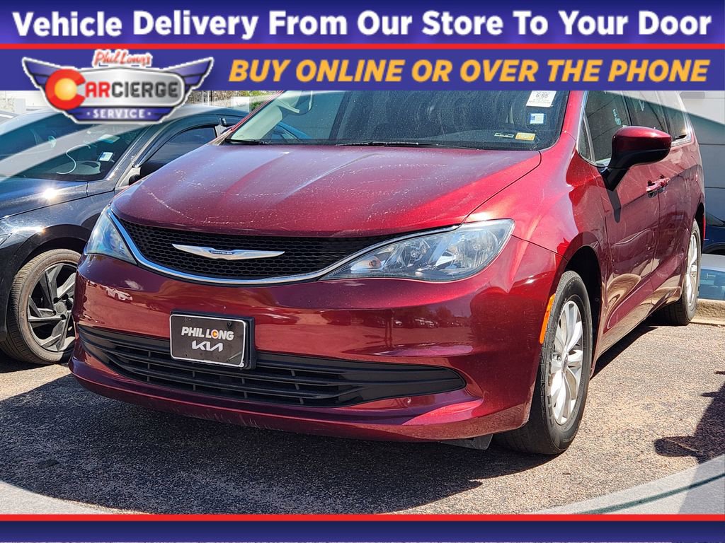 Used 2017 Chrysler Pacifica Touring w/ Tire & Wheel Group FWD image 1