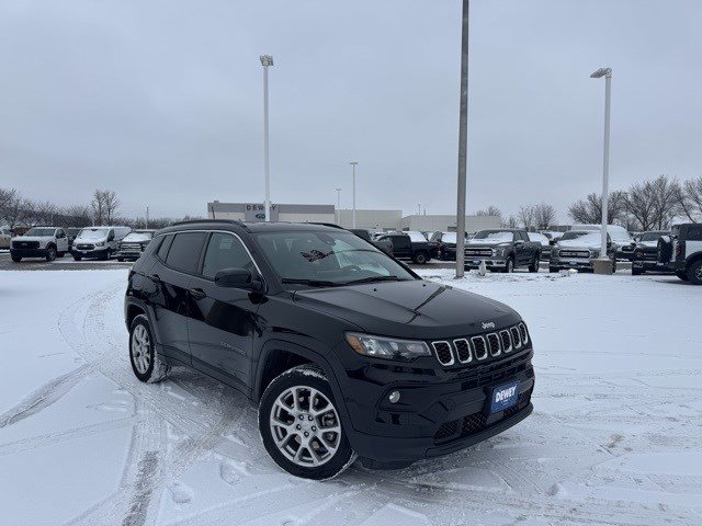 Used 2024 Jeep Compass Latitude