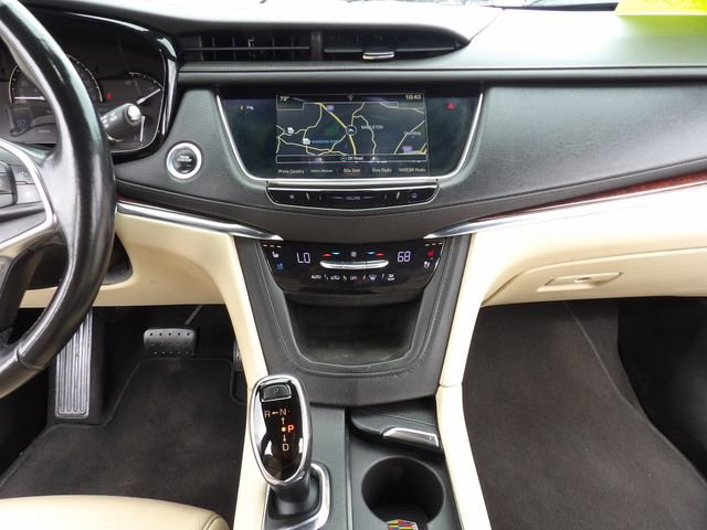 Used 2019 Cadillac XT5 Premium Luxury FWD image 14