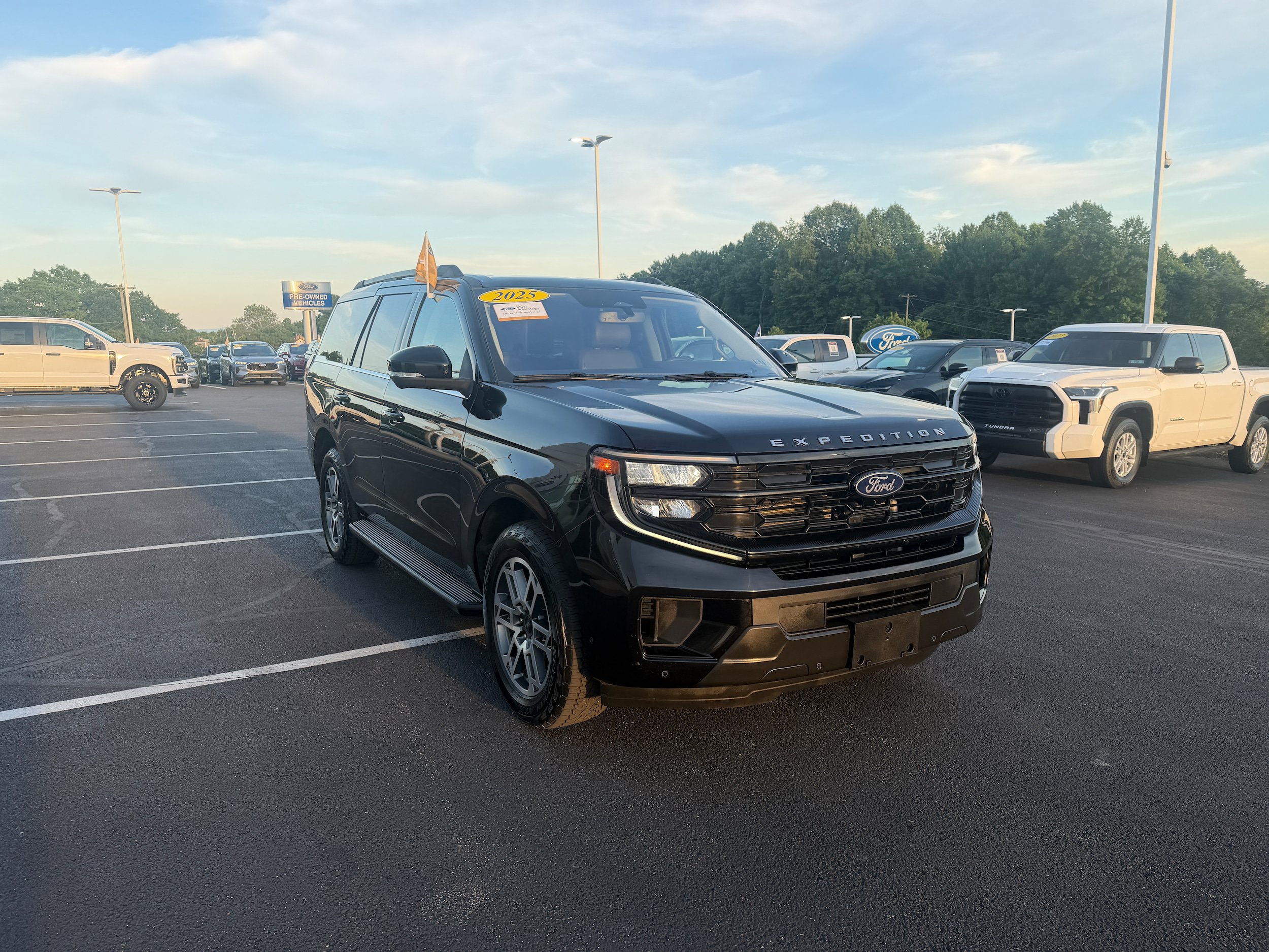 Certified 2025 Ford Expedition Active AWD/4WD image 4