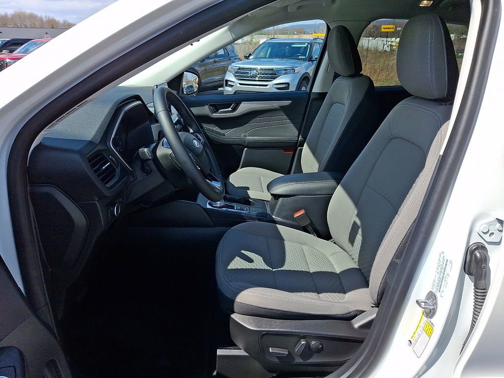 Certified 2022 Ford Escape SE w/ SE Sport Appearance Package image 13