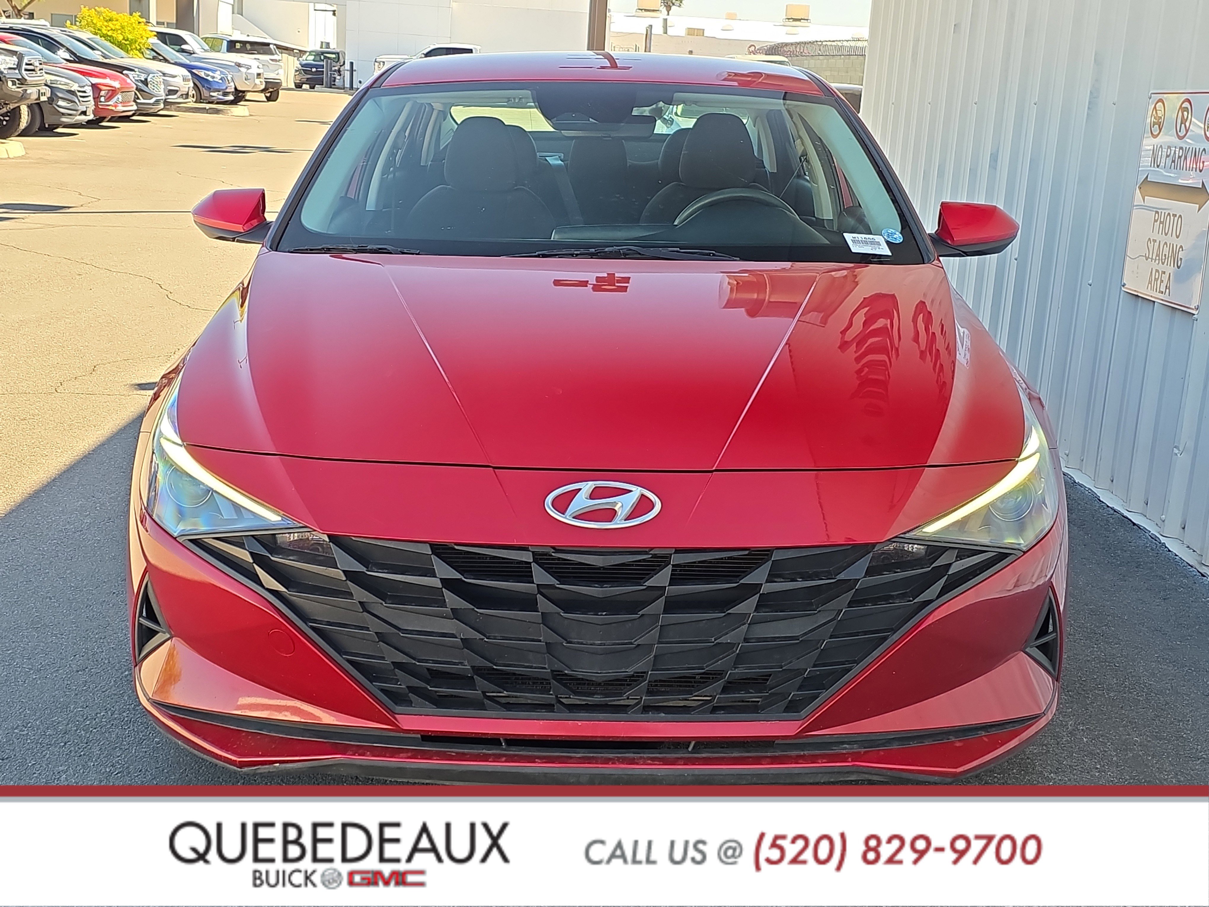 Used 2023 Hyundai Elantra SEL w/ Preferred Accessory Package FWD image 2
