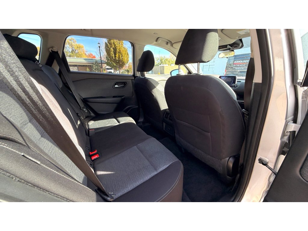 Used 2023 Nissan Rogue SV AWD/4WD image 12