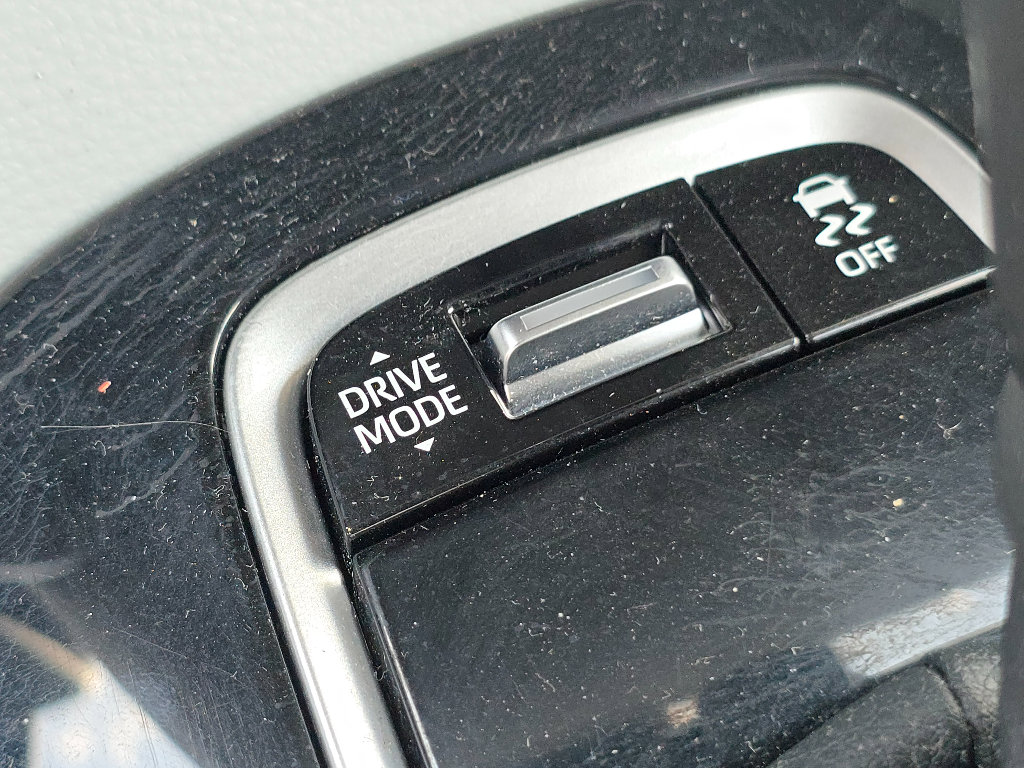 Used 2023 Toyota Corolla SE w/ Carpet Mat Package (TMS) FWD image 25