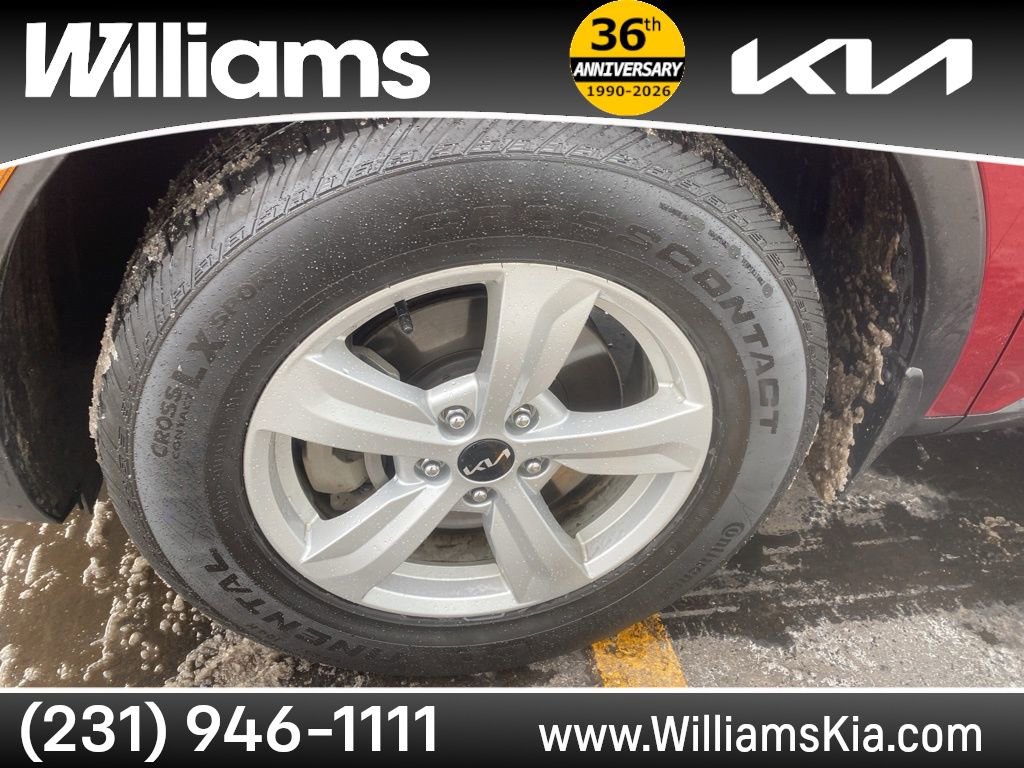 Used 2022 Kia Sorento LX image 7