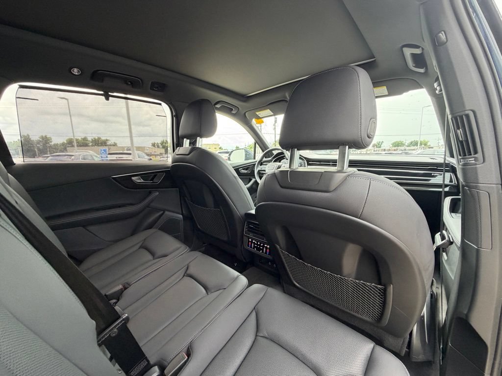 Certified 2025 Audi Q7 3.0T Premium Plus w/ Premium Plus Package AWD/4WD image 24