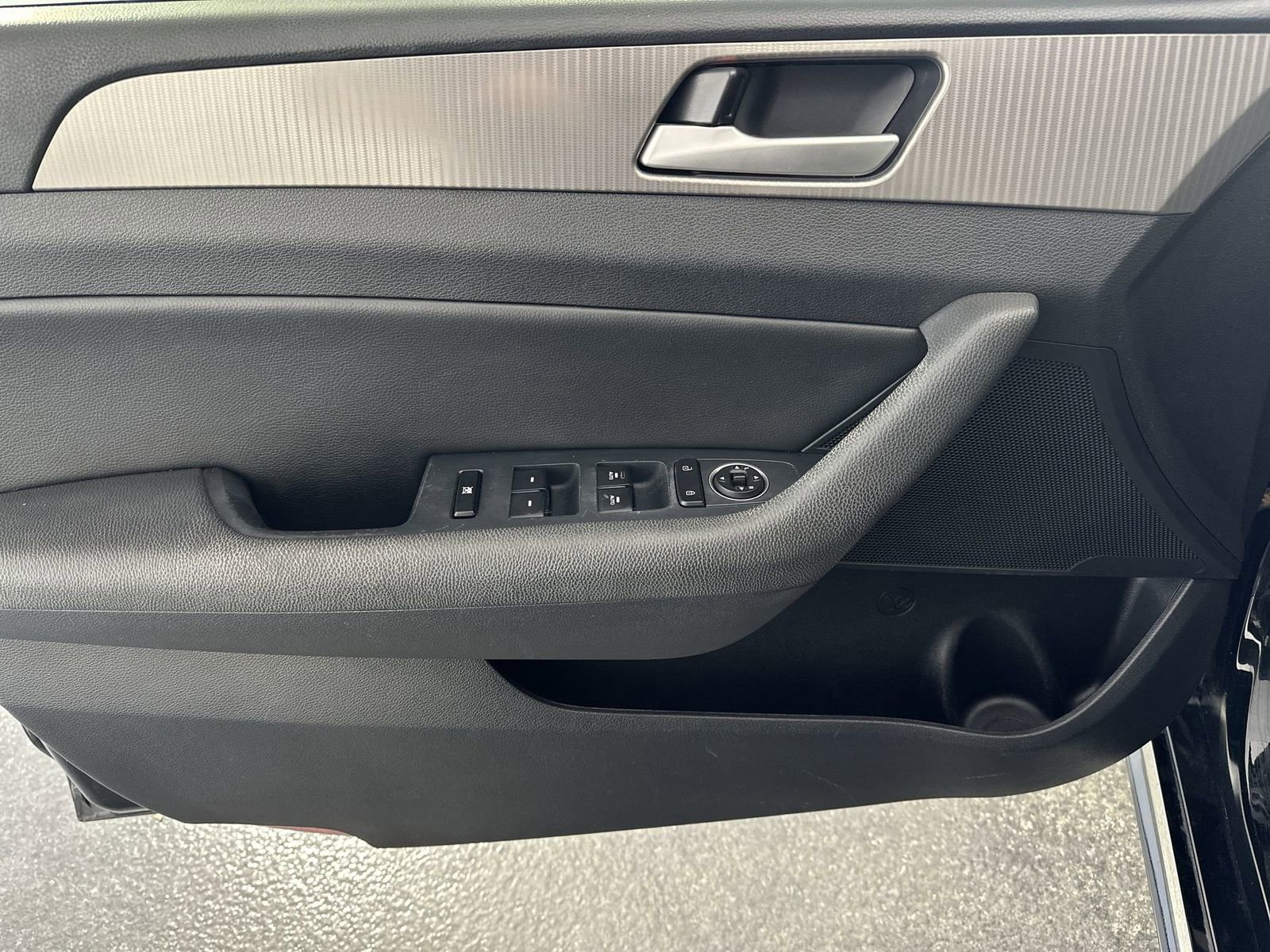Used 2018 Hyundai Sonata Sport w/ Cargo Package image 33