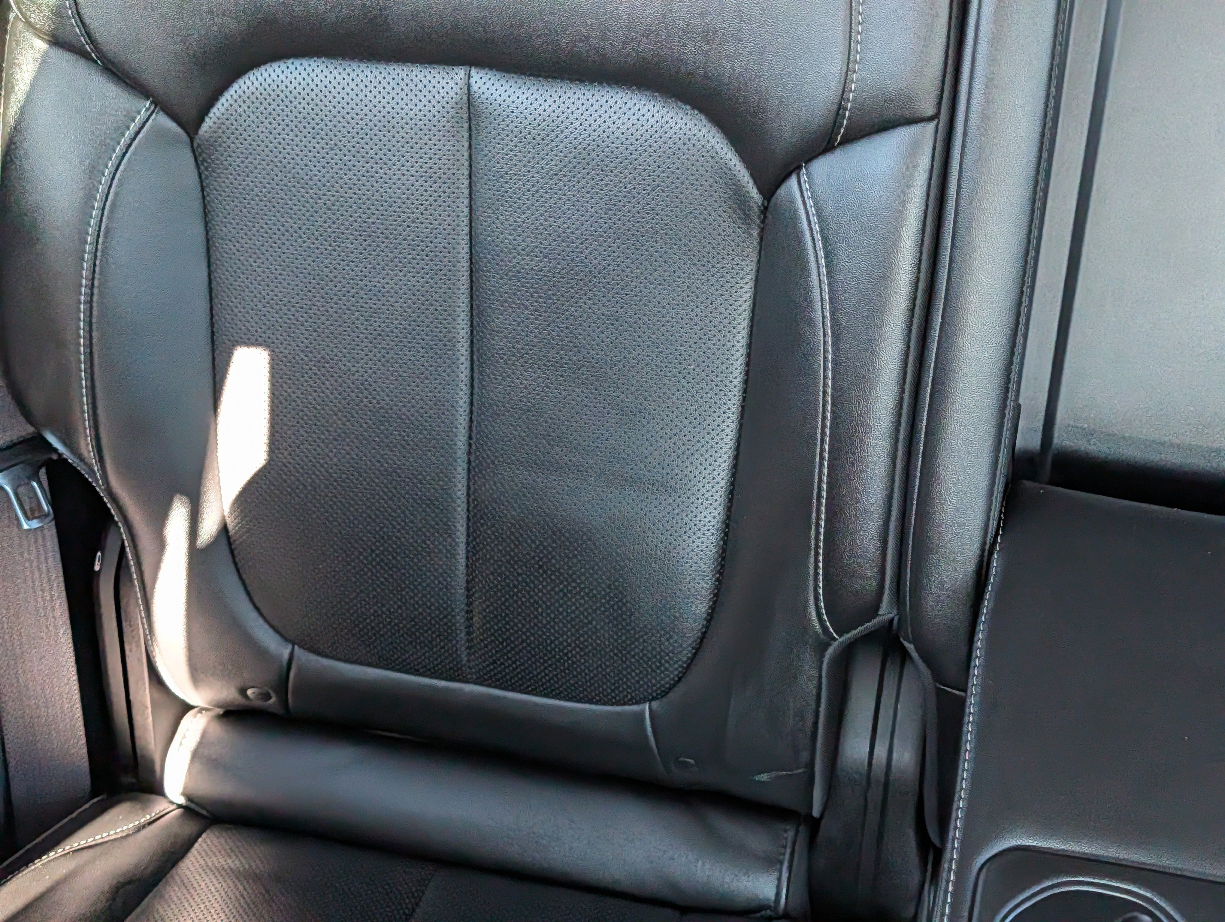 Used 2022 Jeep Grand Cherokee 4WD w/ Luxury Tech Group II image 12